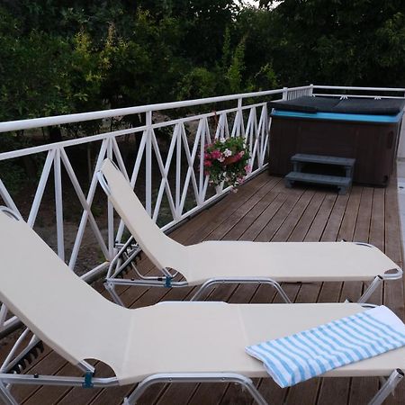 Luxury Fani House Next To Harbor Area With Jacuzzi Appartement Paphos Buitenkant foto